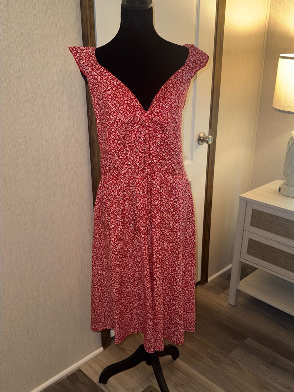 white birch Red Floral V-Neck Midi Dress NWT